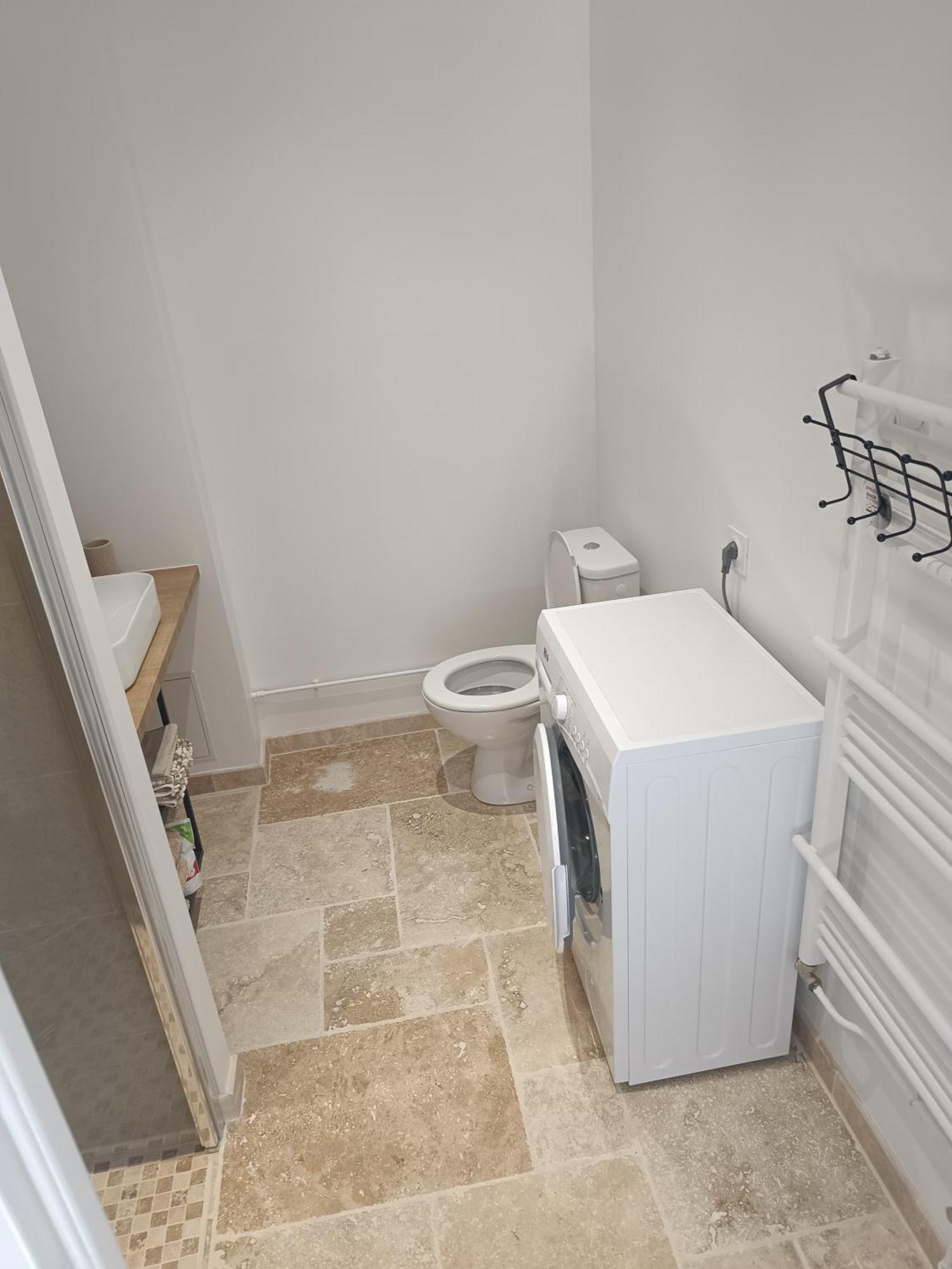 Flat Apartment *
