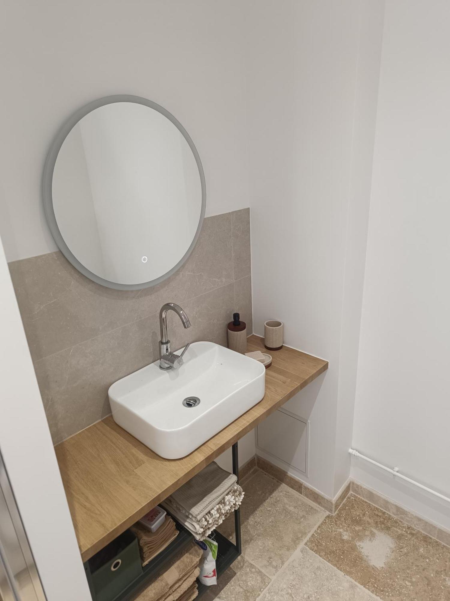 Flat Apartment *